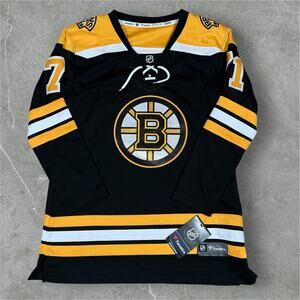 NWT Fanatics Women’s Boston Bruins Taylor Hall #71 Jersey Size Medium M Hockey